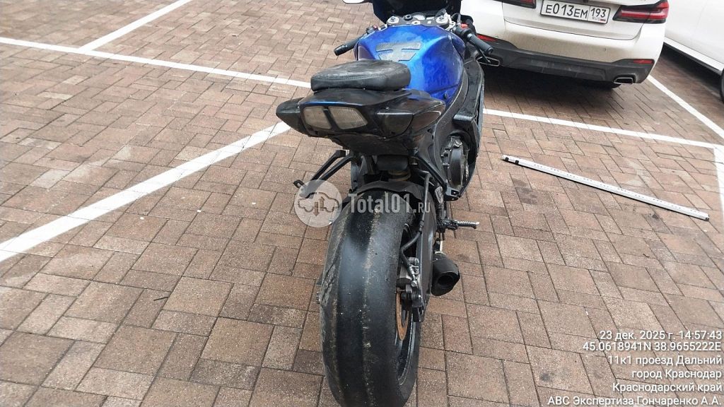 Фото Suzuki GSX-R600 12