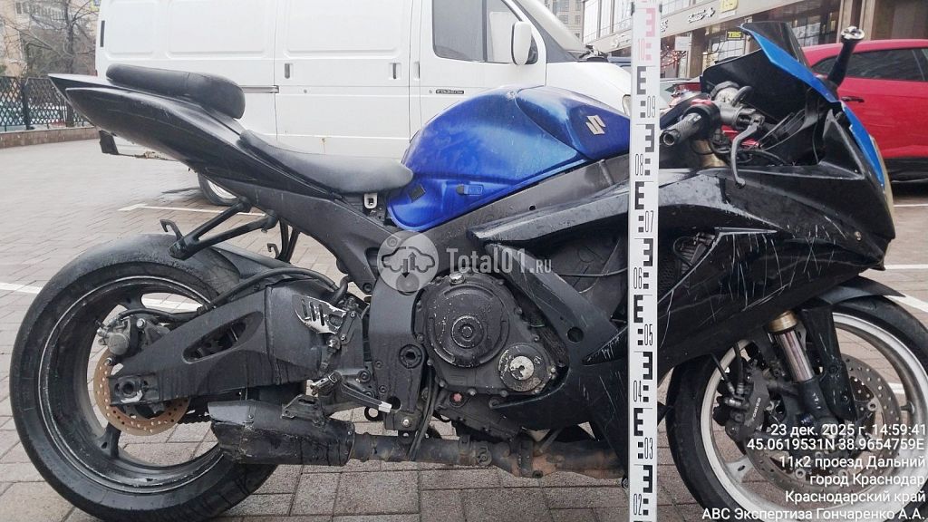 Фото Suzuki GSX-R600 26