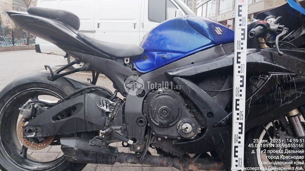 Фото Suzuki GSX-R600 28