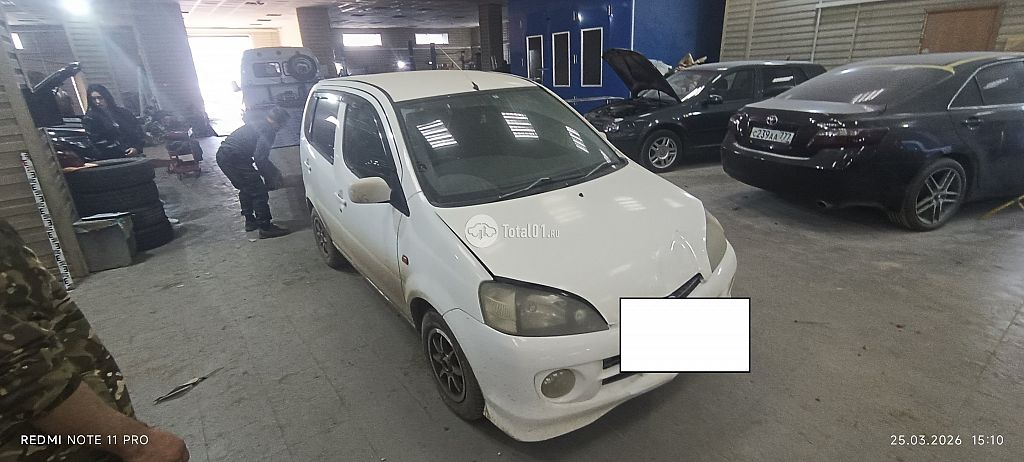 Фото Daihatsu YRV 4