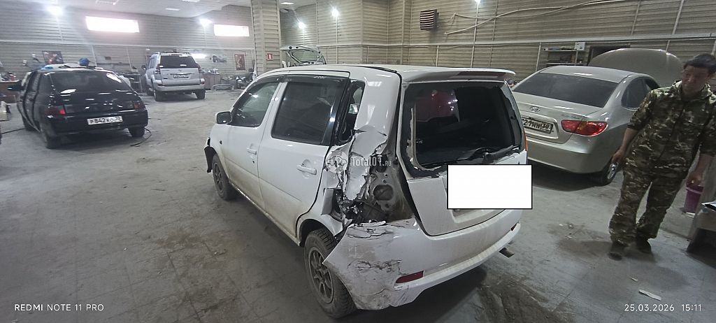 Фото Daihatsu YRV 8