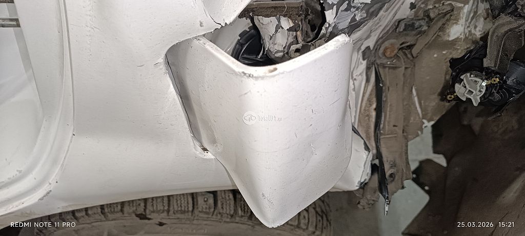 Фото Daihatsu YRV 26