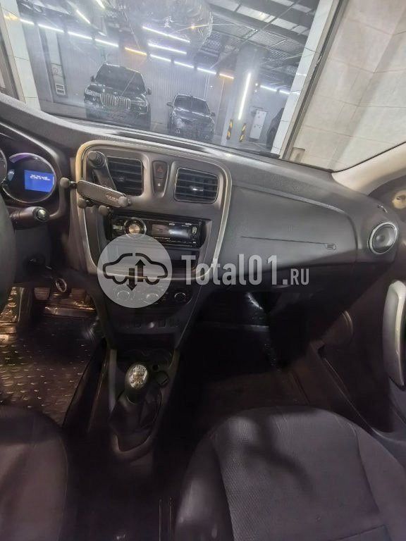 Фото Renault Logan 6