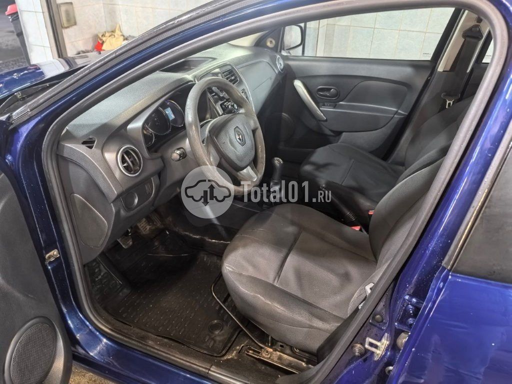 Фото Renault Logan 12