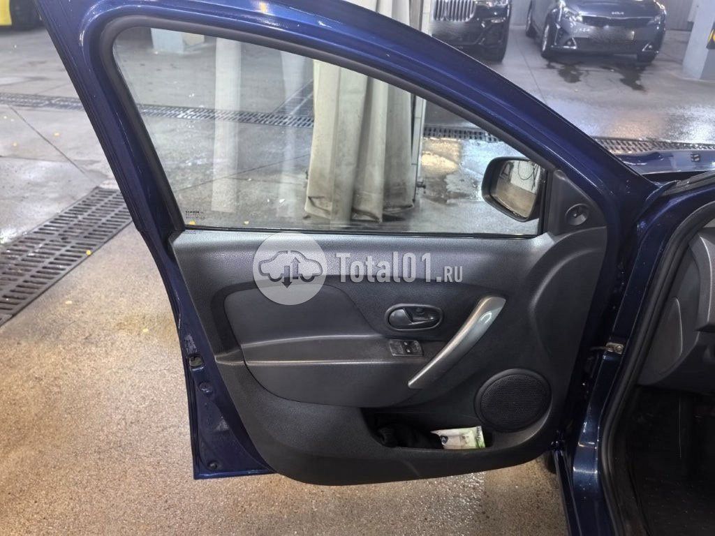 Фото Renault Logan 22