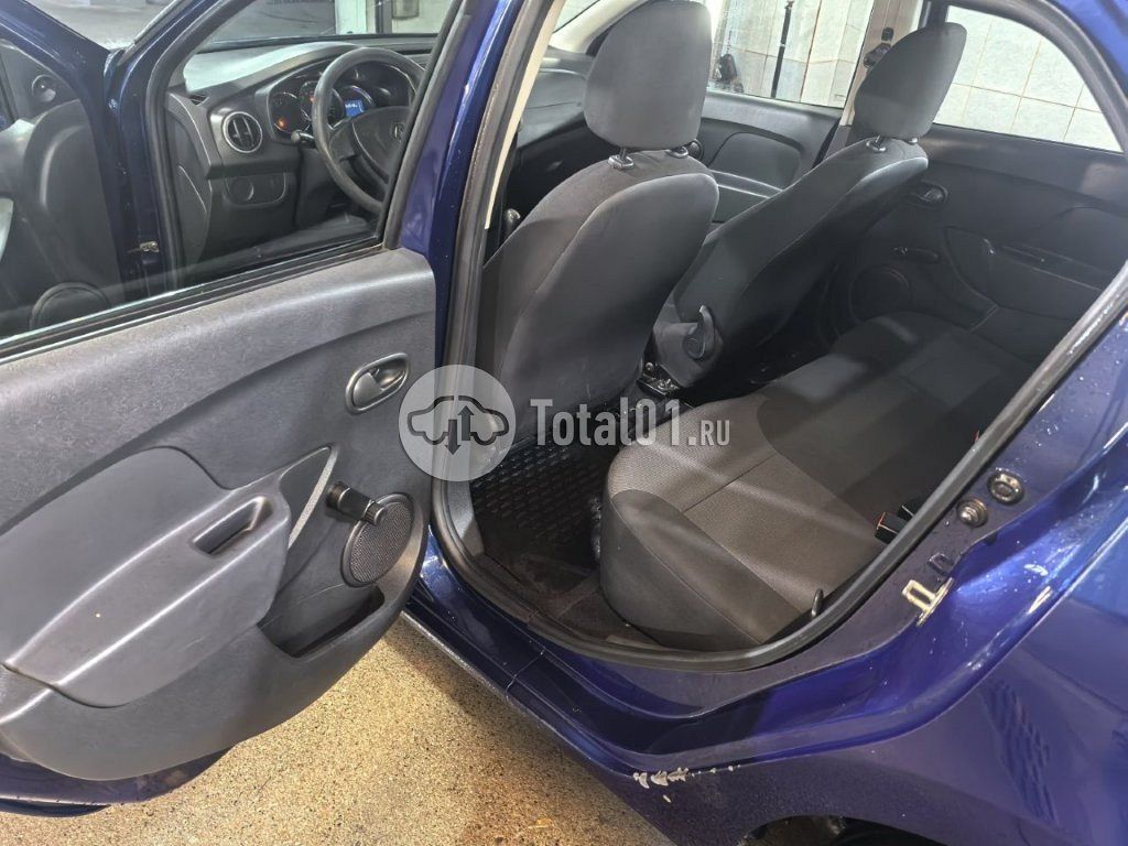 Фото Renault Logan 32