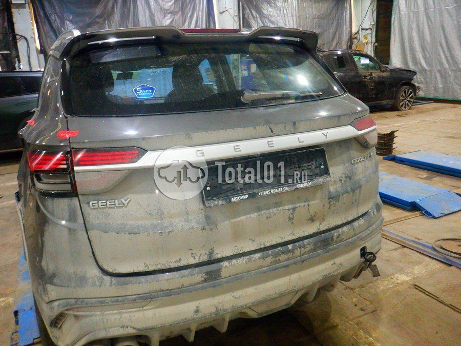Фото Geely Coolray 12