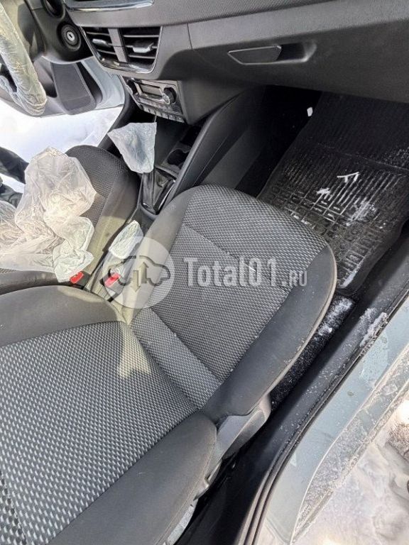 Фото Volkswagen Polo 26