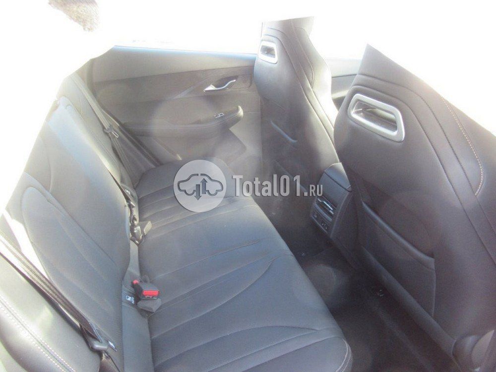 Фото OMODA C5 18