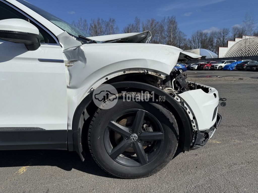 Фото Volkswagen Tiguan 12