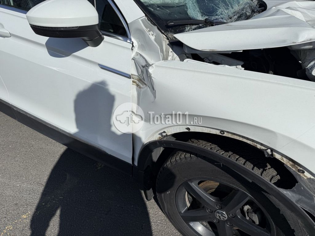 Фото Volkswagen Tiguan 14