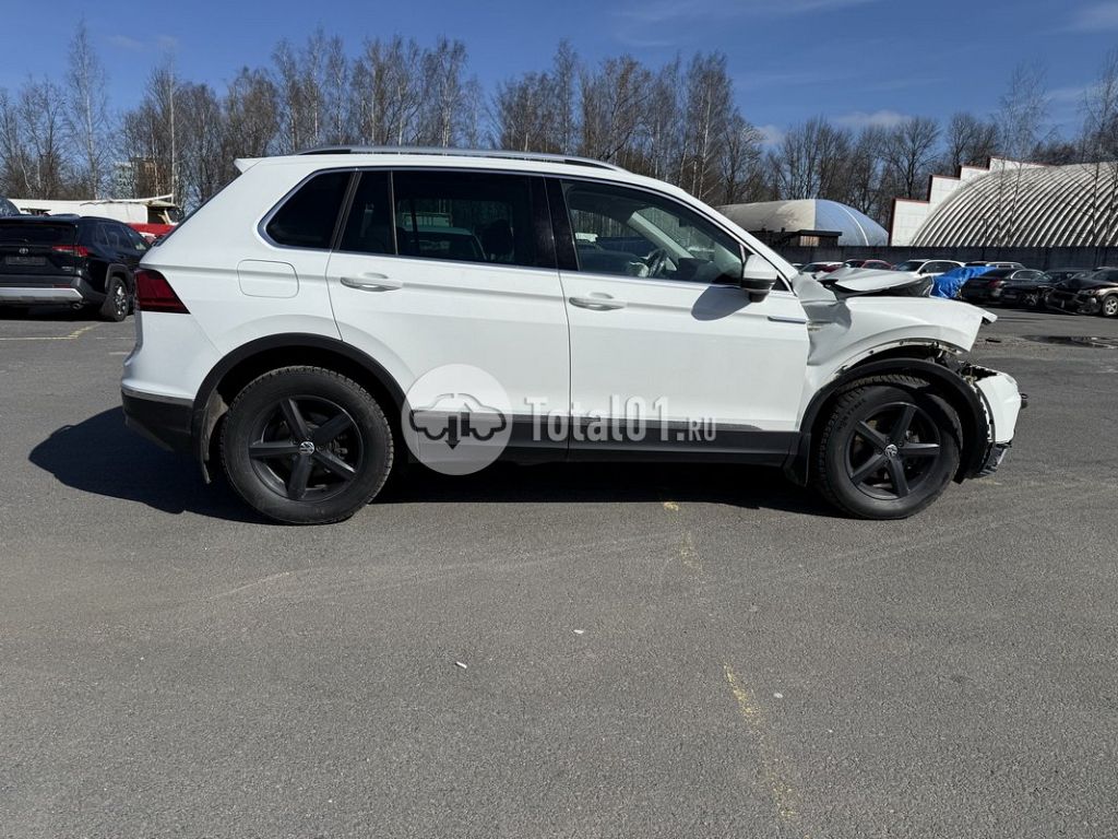 Фото Volkswagen Tiguan 48
