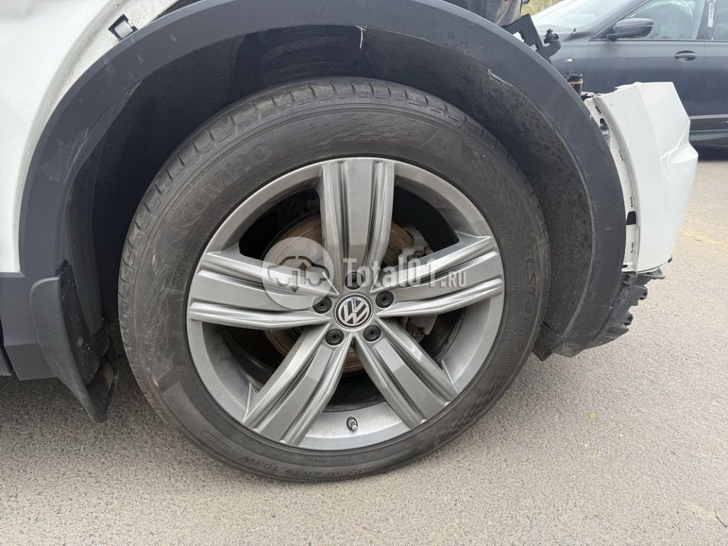 Фото Volkswagen Tiguan 188