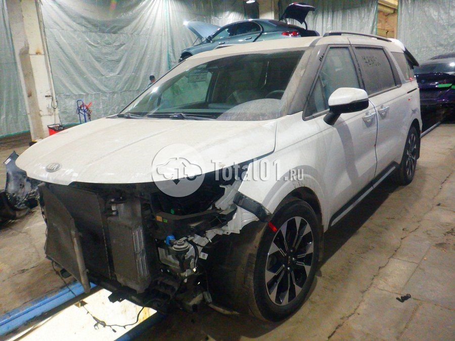 Фото KIA Carnival 8