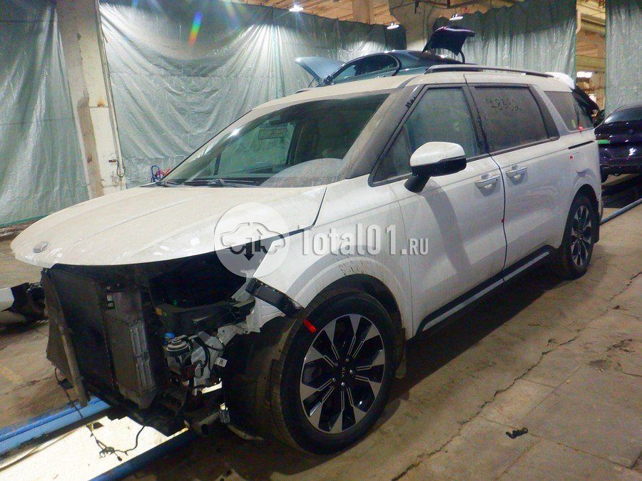 Фото KIA Carnival 10