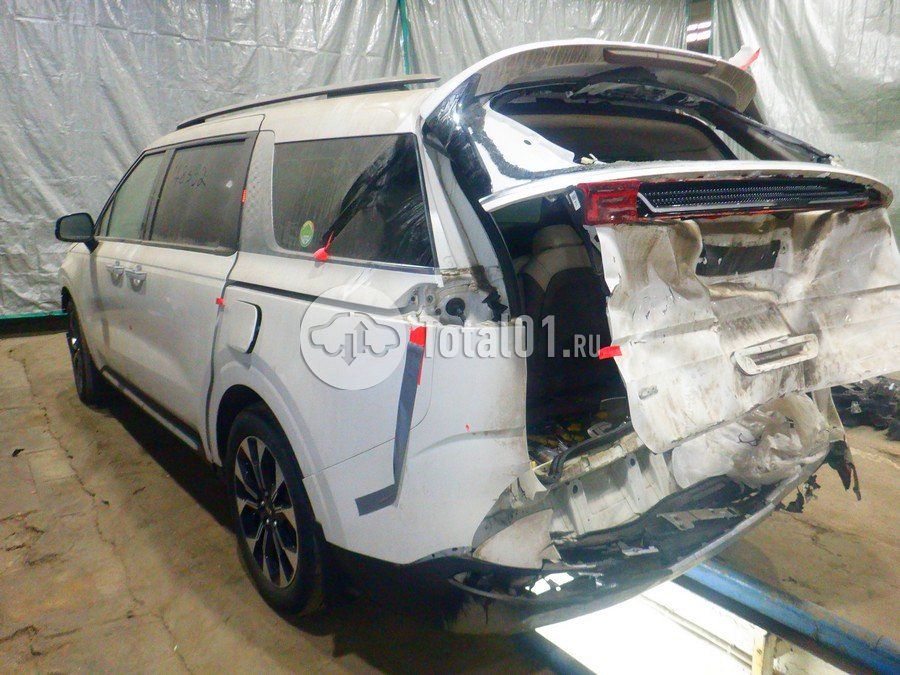 Фото KIA Carnival 14