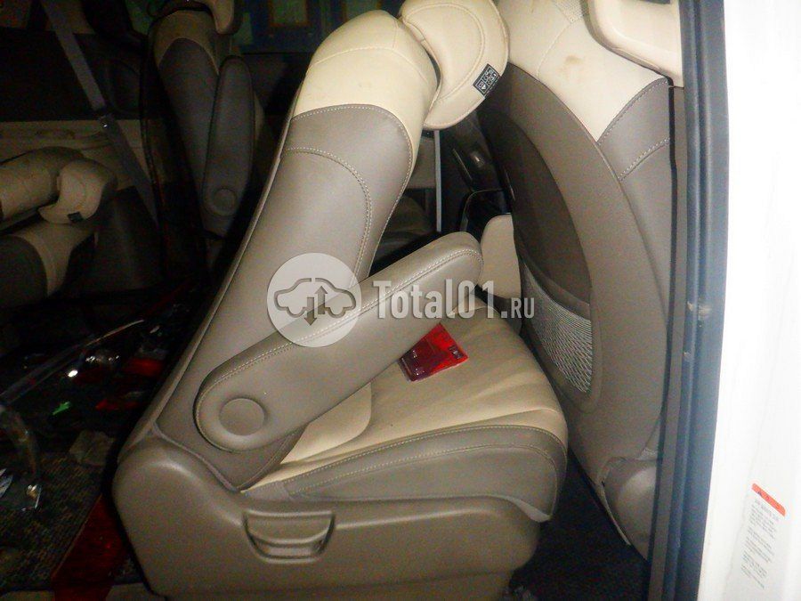 Фото KIA Carnival 36
