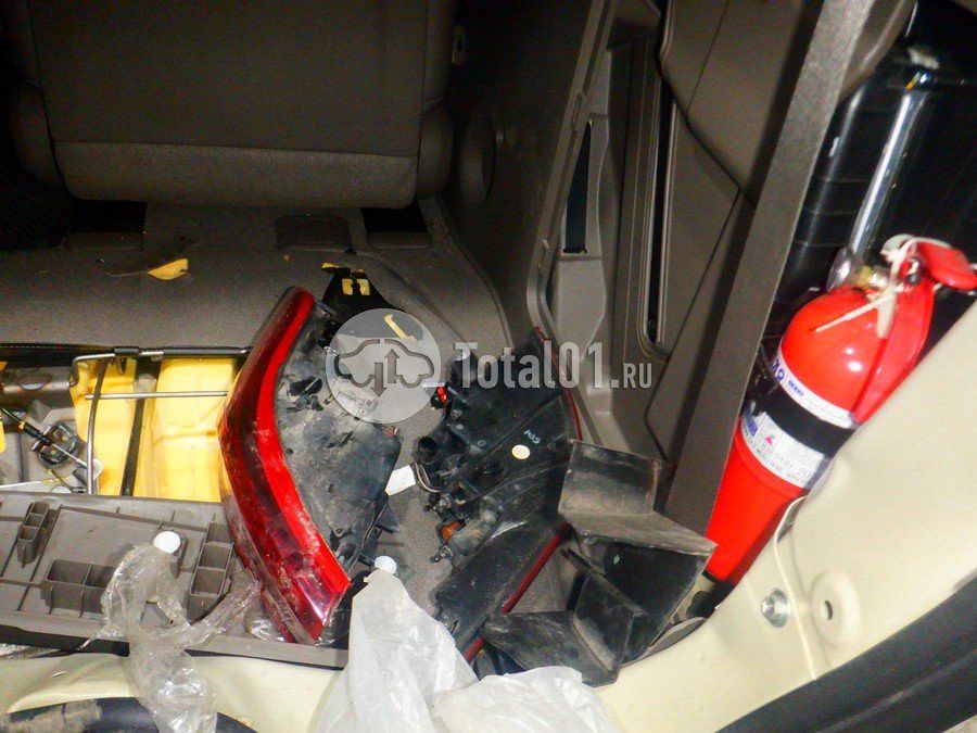 Фото KIA Carnival 54