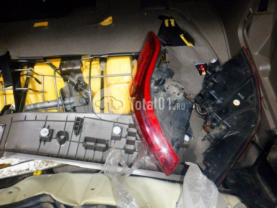 Фото KIA Carnival 56