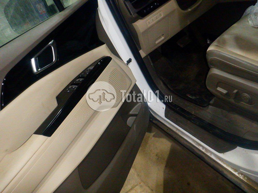 Фото KIA Carnival 74
