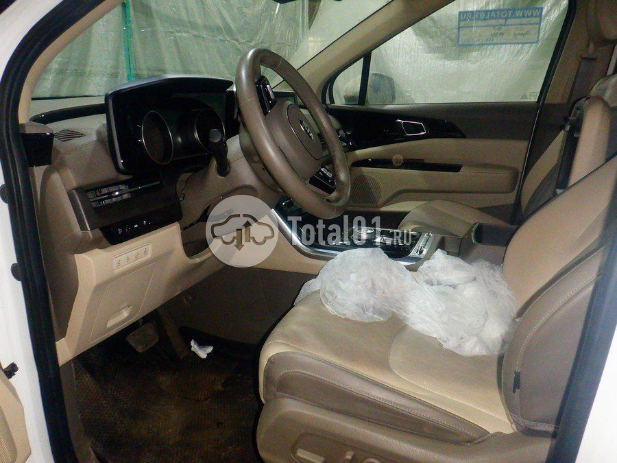Фото KIA Carnival 76