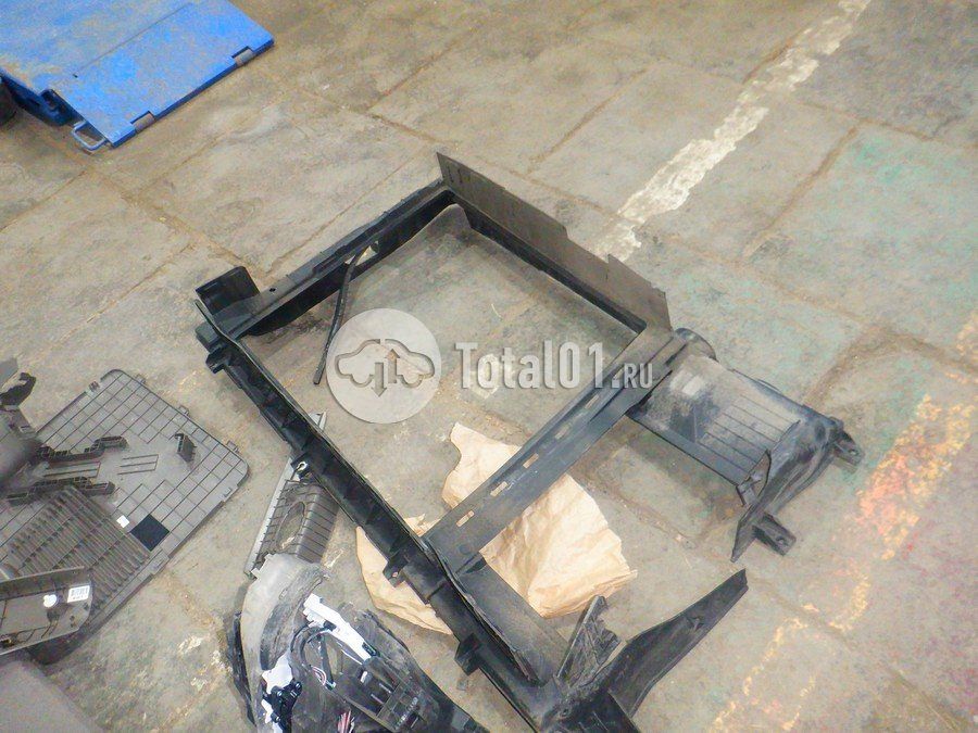 Фото KIA Carnival 354