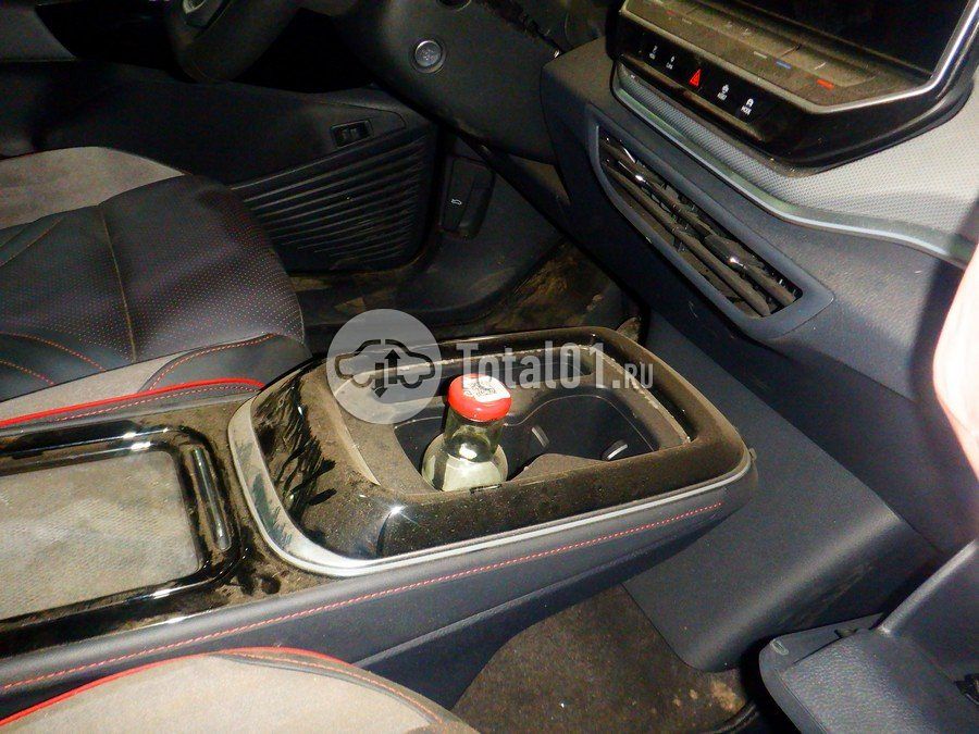Фото Volkswagen ID4 32