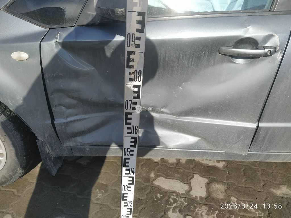 Фото Suzuki SX4 12