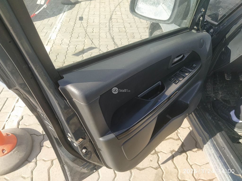 Фото Suzuki SX4 28