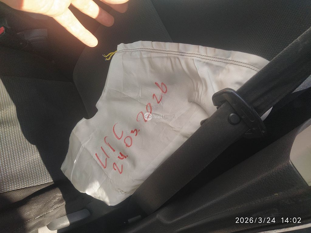 Фото Suzuki SX4 36