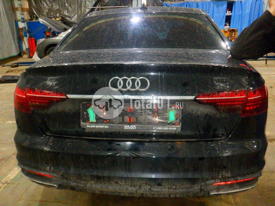 Фото Audi A4 14