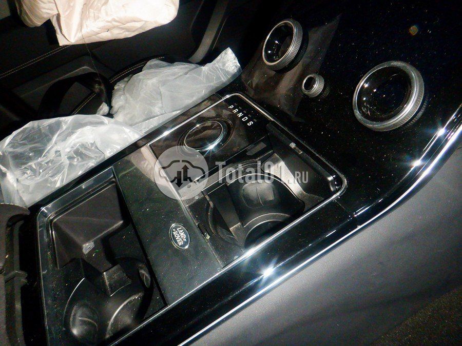 Фото Land Rover Range Rover Velar 36