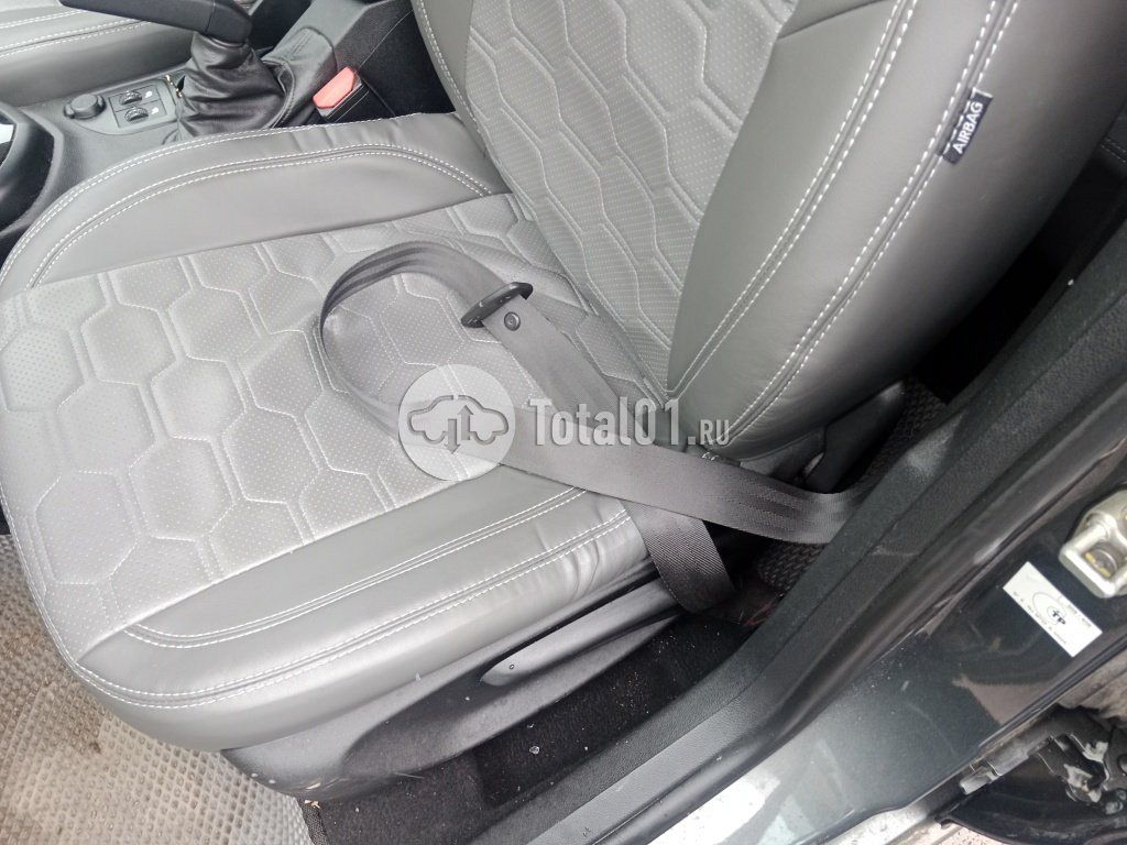 Фото Peugeot 408 10