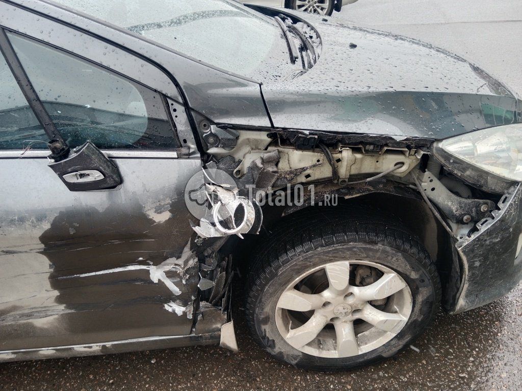 Фото Peugeot 408 16