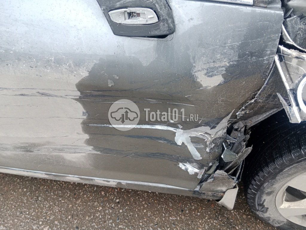 Фото Peugeot 408 26