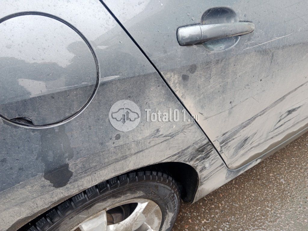 Фото Peugeot 408 32