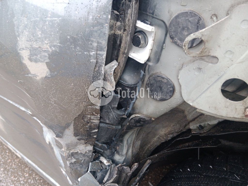 Фото Peugeot 408 44