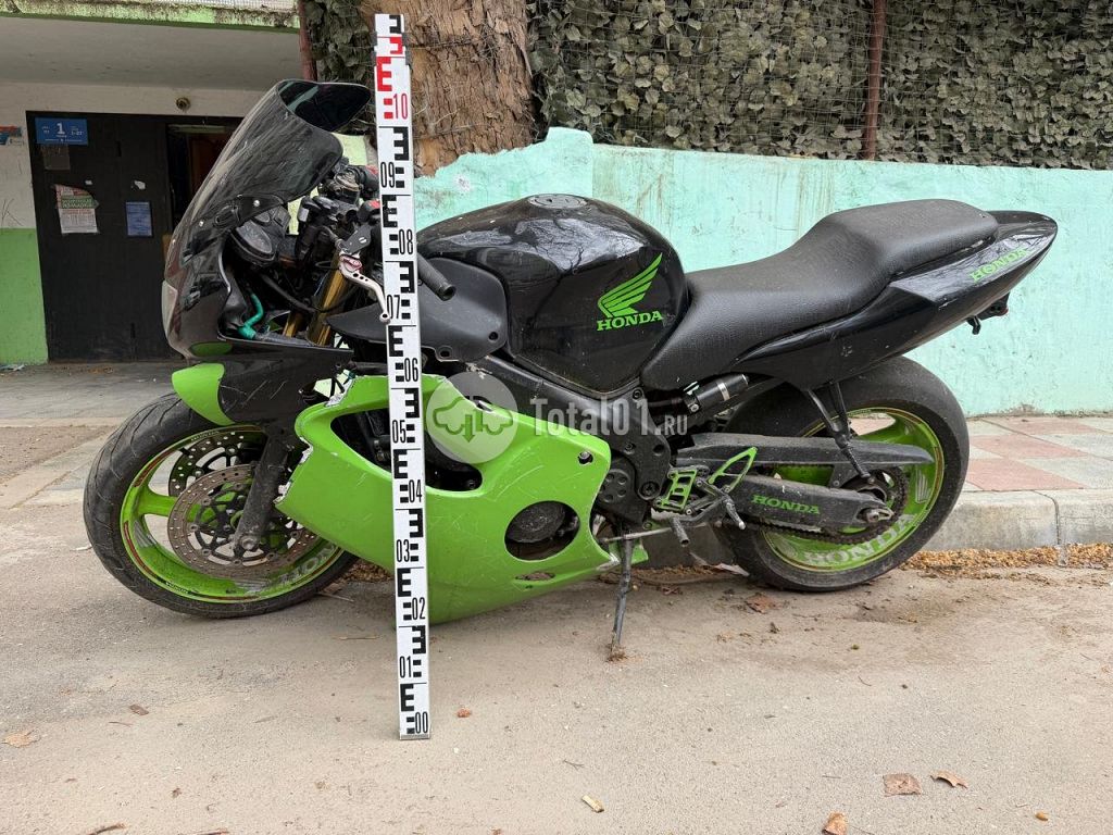 Фото Honda CBR600F 8