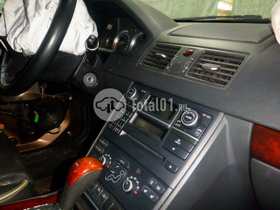 Фото Volvo XC90 32
