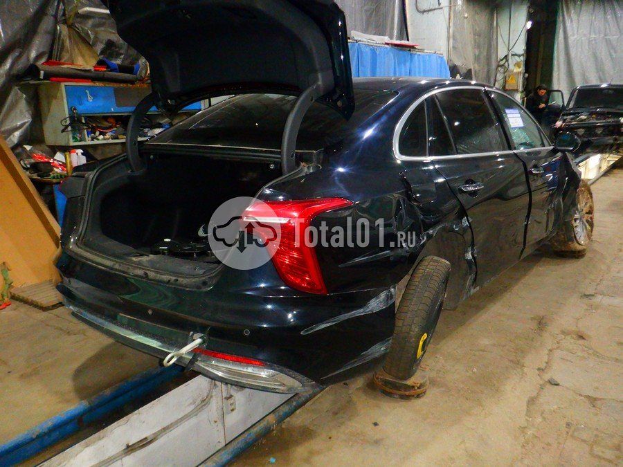 Фото FAW Hongqi H5 14