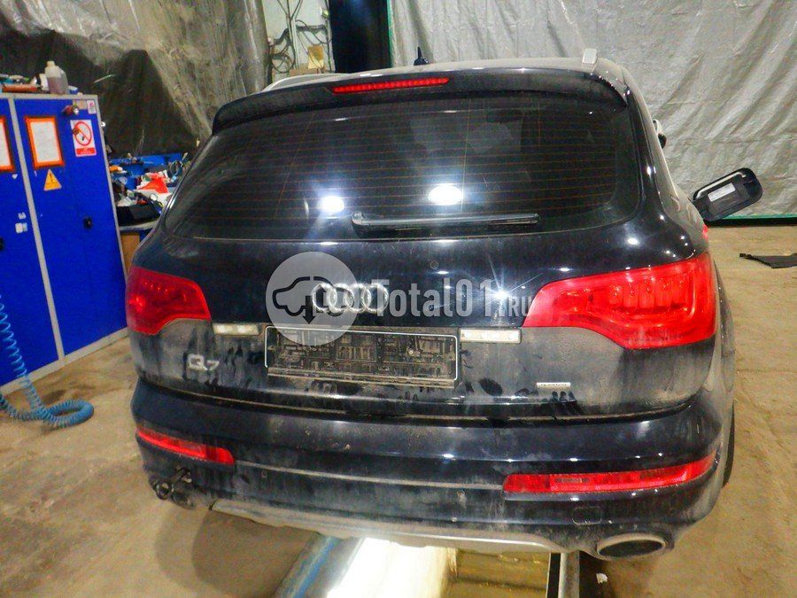 Фото Audi Q7 12