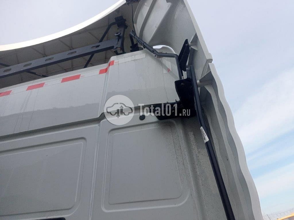 Фото Sitrak C7H 44