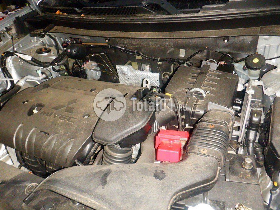 Фото Mitsubishi Outlander 250
