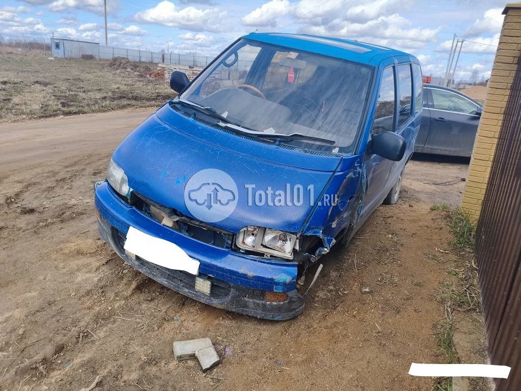 Фото Nissan Serena 4