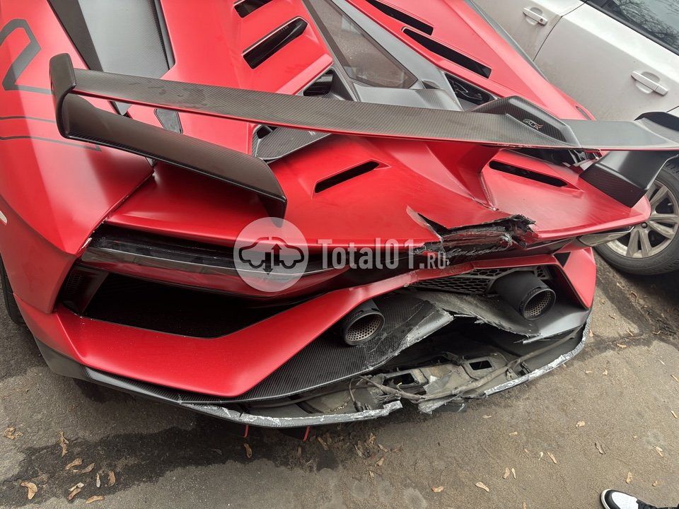 Фото Lamborghini Aventador 16