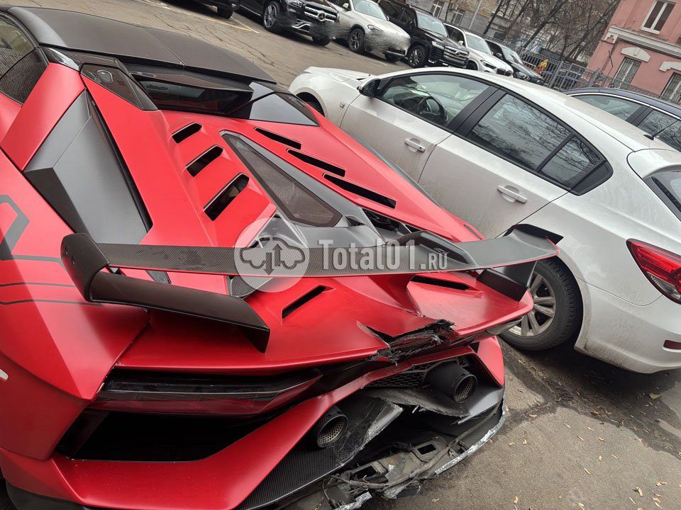 Фото Lamborghini Aventador 40