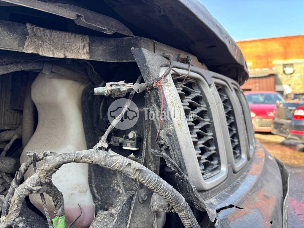 Фото Jeep Grand Cherokee 12