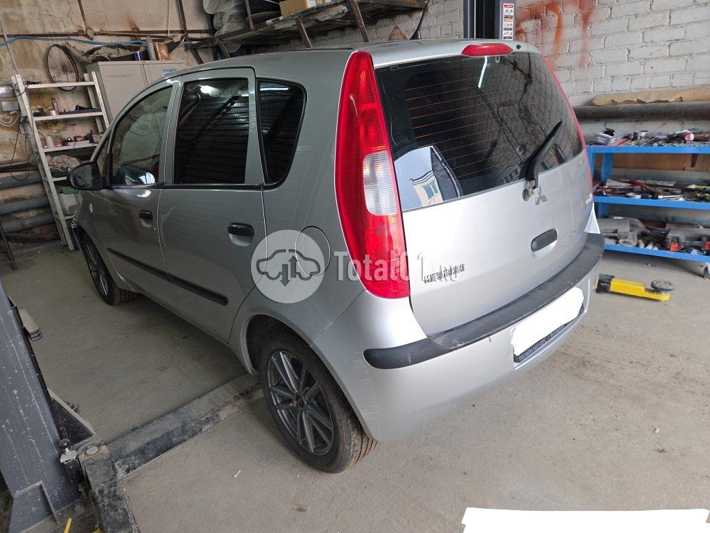 Фото Mitsubishi Colt 8