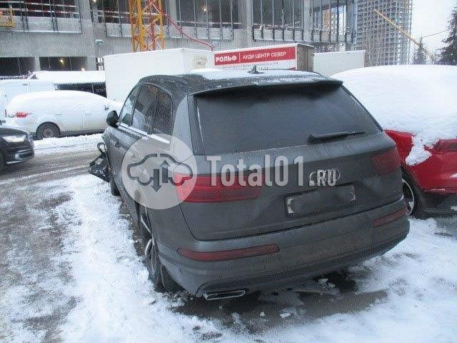 Фото Audi Q7 4
