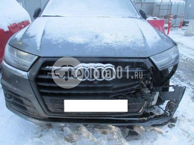 Фото Audi Q7 10